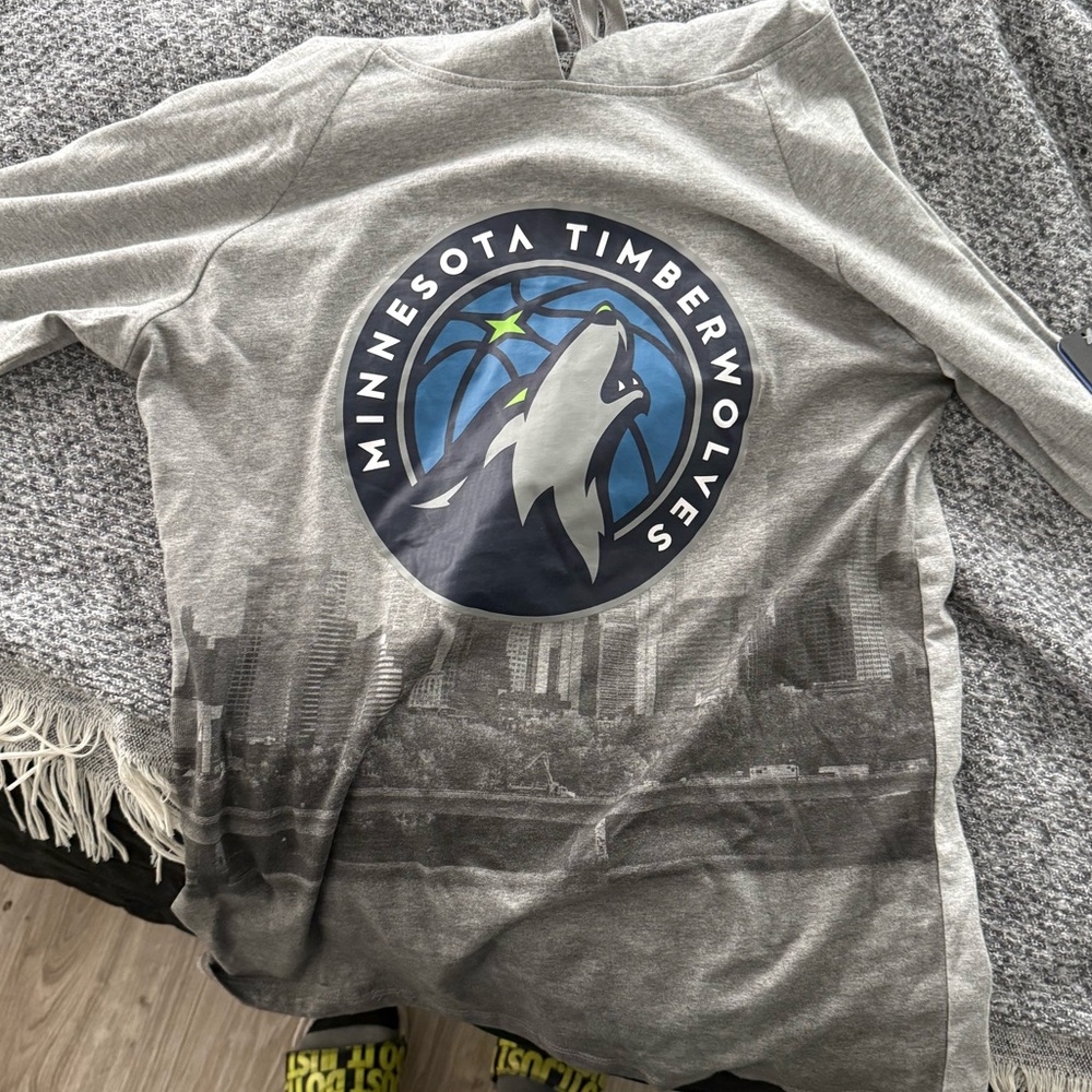 Brand new men’s Timberwolve Jersey Sweatshirt